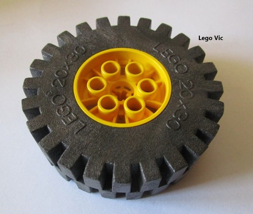 Lego 4266c02 wheel 20x30 - lego,