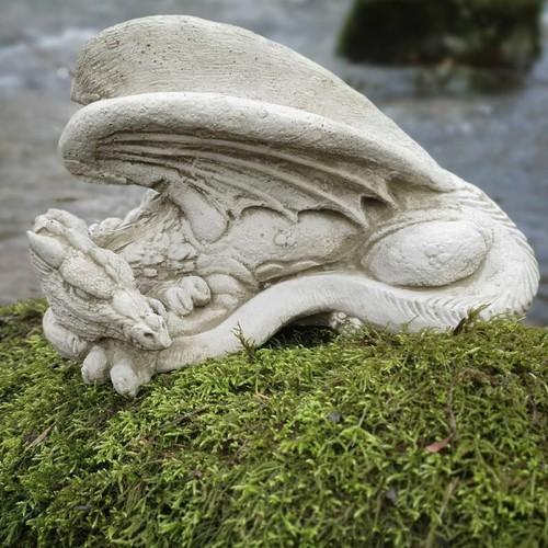 Winged dragon statue - |, stone