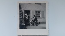 Photo 19R969 Vintage Moped