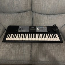 Yamaha PSR E233 Keyboard /