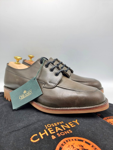 Rare new unworn cheaney - rare,