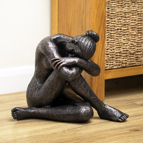 Large bronze sitting woman - bronze,