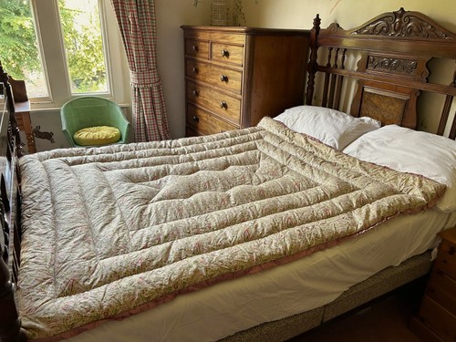 Vintage floral eiderdown with