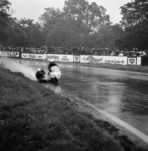 Sidecar racing oulton park - oulton,