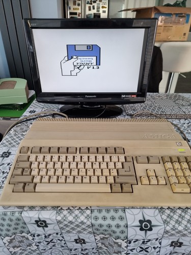 Commodore amiga 500 computer - commodore,