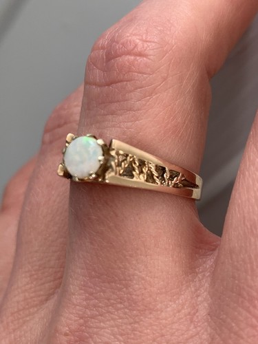 9ct gold opal ring - 9ct,