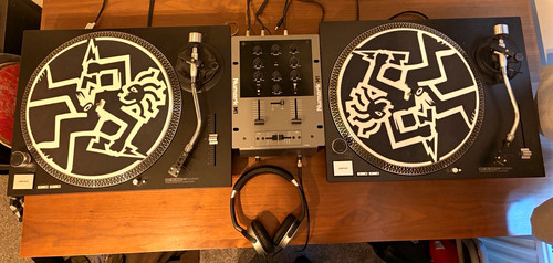 Full vinyl setup - full, dj