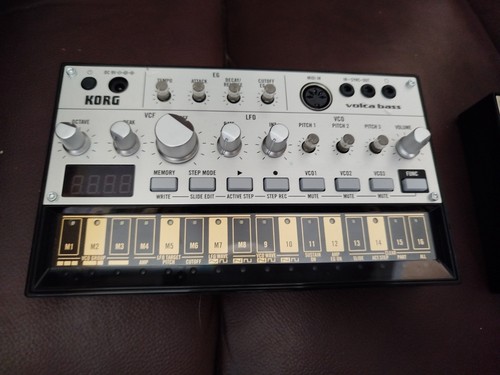 Korg volca bass analogue - bass,