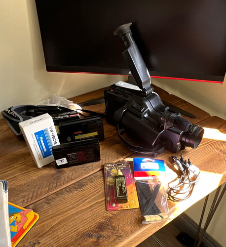 Sharp c600 vhs handheld - sharp,