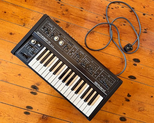 Roland analog - sh-09,