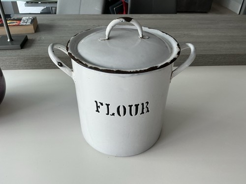 Stunning vintage white enamel - white,