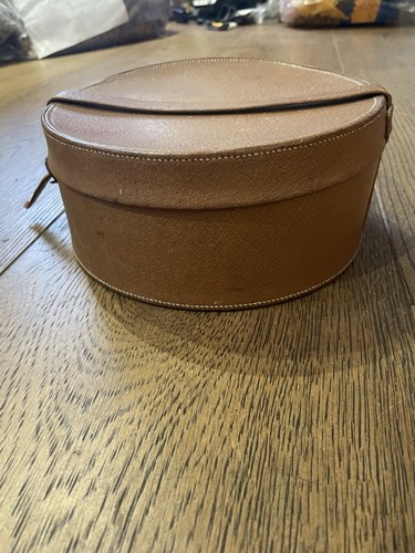 Leather collar box - leather,