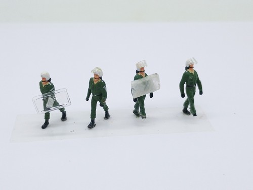 Preiser figures riot police - figures,