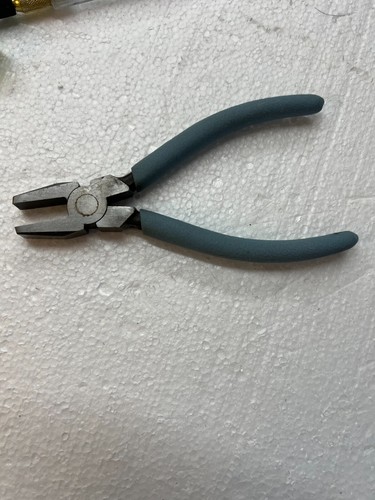 Glass pliers professional - pliers.,