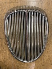 1963-69 Daimler 250 V8 Grille