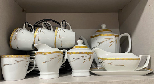 White gold floral ceramic - &,