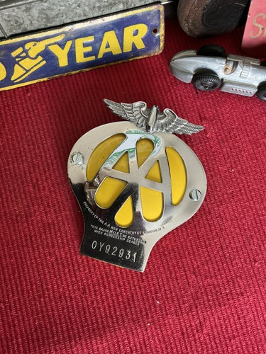 Vintage car badge aa - badge,