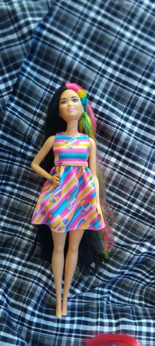 Barbie doll with long hair - ,