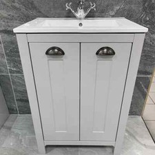 Traditional Style Vanity Unit