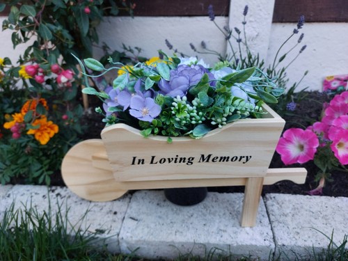 Loving memory wooden - in,
