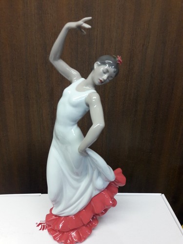 Lladro nao spanish art - spanish,