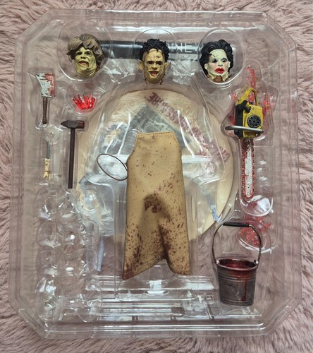Mezco the texas - mezco, chainsaw