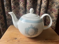 Queen Elizabeth Diamond Jubilee 2012 teapot fine china 1 litre