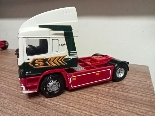 Corgi modern truck - modern,