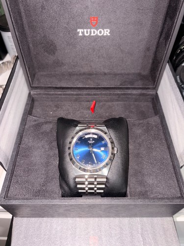 Tudor royal 28600 blue - blue, dial