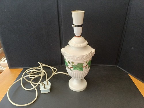 Wedgwood napoleon ivy lamp - wedgwood:,