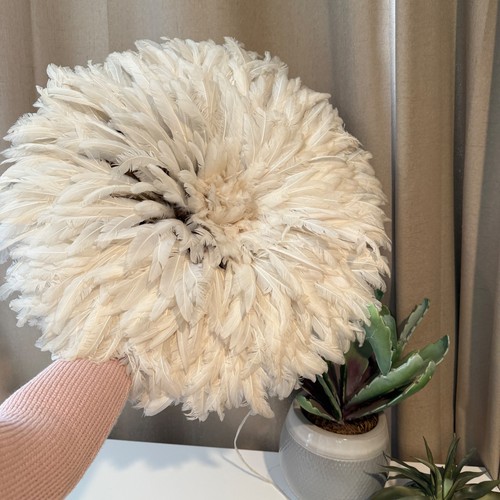 White juju hat - white, wall