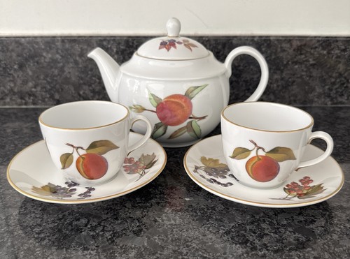 Royal worcester gold evesham - worcester,
