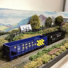 2x RoundHouse HO 40’ 3 Bay