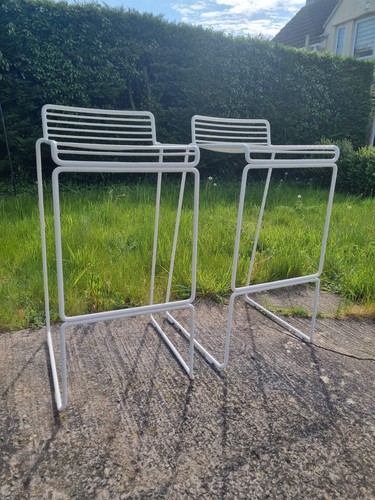 White hay hee bar stools - white,