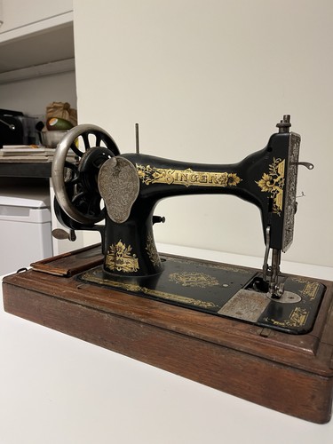 Singer mechanical hand crank - singer,