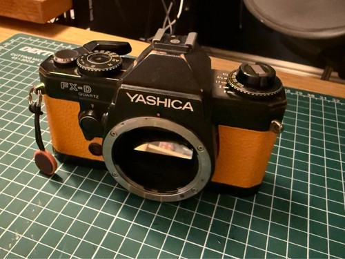 Yashica quartz 35mm - 35mm, slr