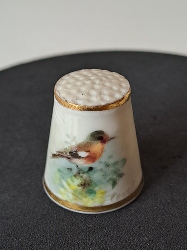 Royal worcester bird - worcester, thimble