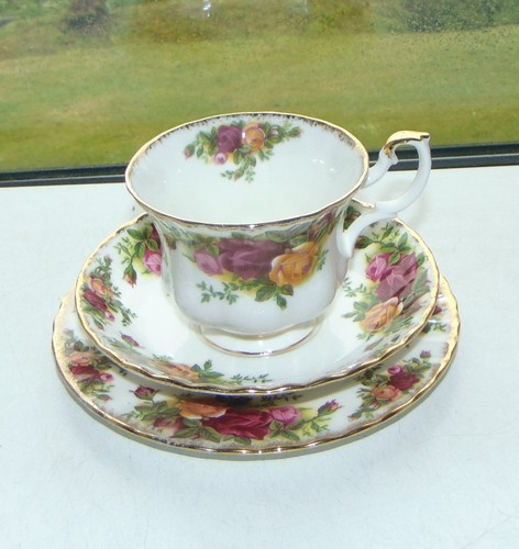 Royal albert china old - albert,