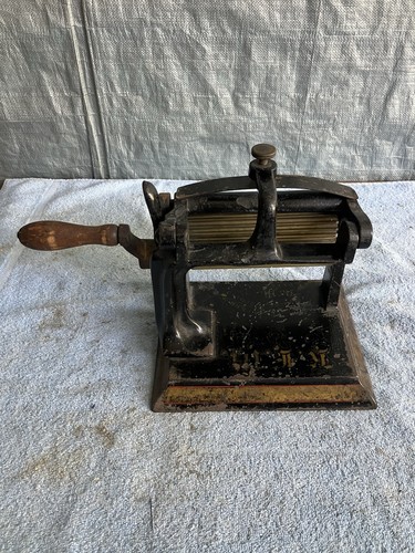 Antique cast iron hand crank - cast,