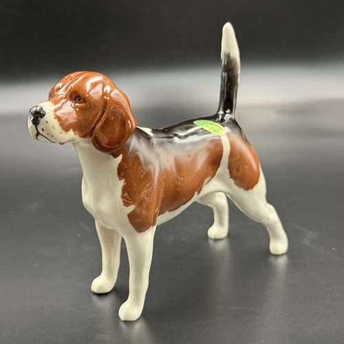 Beswick white brown beagle - +,