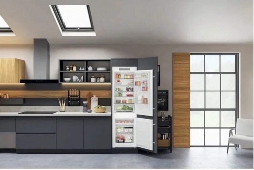 Hotpoint 250 litre 30 - litre, 70/30