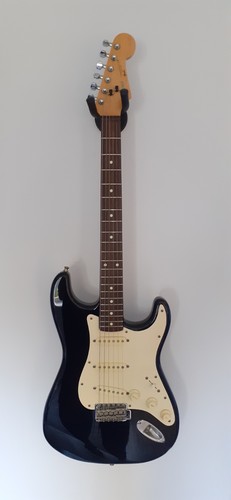 Fender squier stratocaster mij - squier,