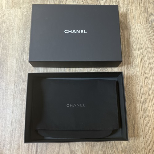 Authentic chanel box - 26, x