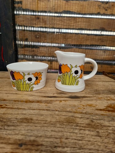 Royal tudor ware springtime - royal,