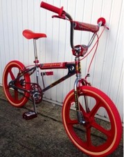 2X LUCKY STONE COLOURED STREET