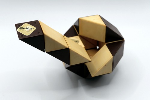 Rubiks snake logic game - snake,