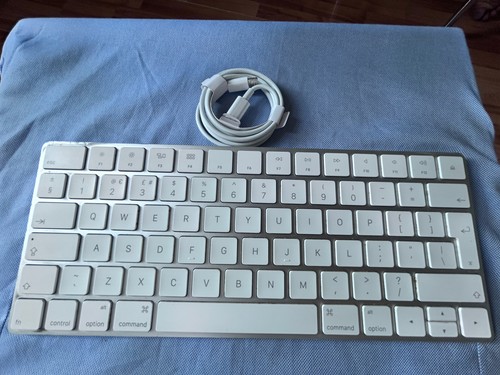Apple magic keyboard - magic, wireless