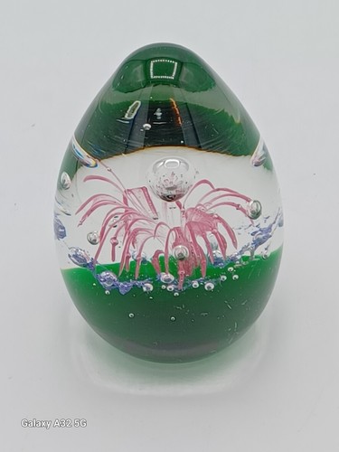 Art glass paperweight green - paperweight,