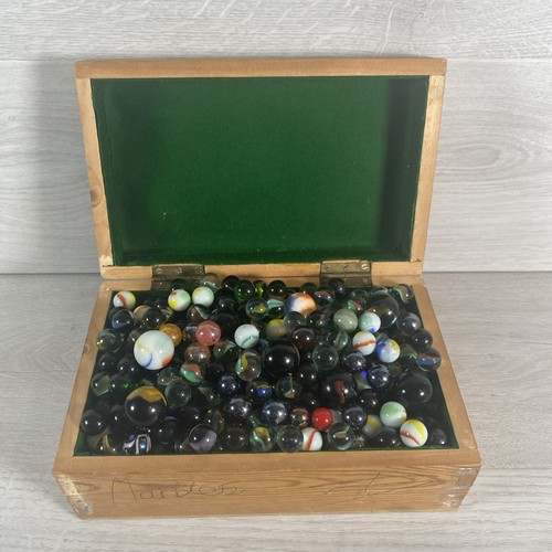 Large bundle marbles - of,