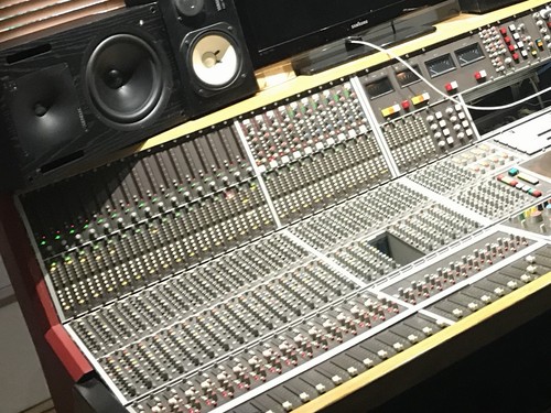 Calrec mixing console - calrec,